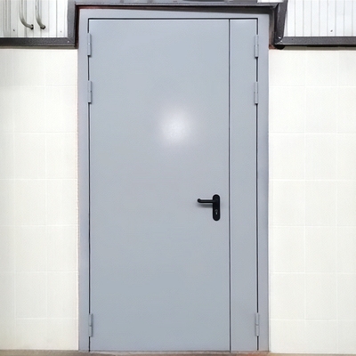 Полуторная дверь серого цвета